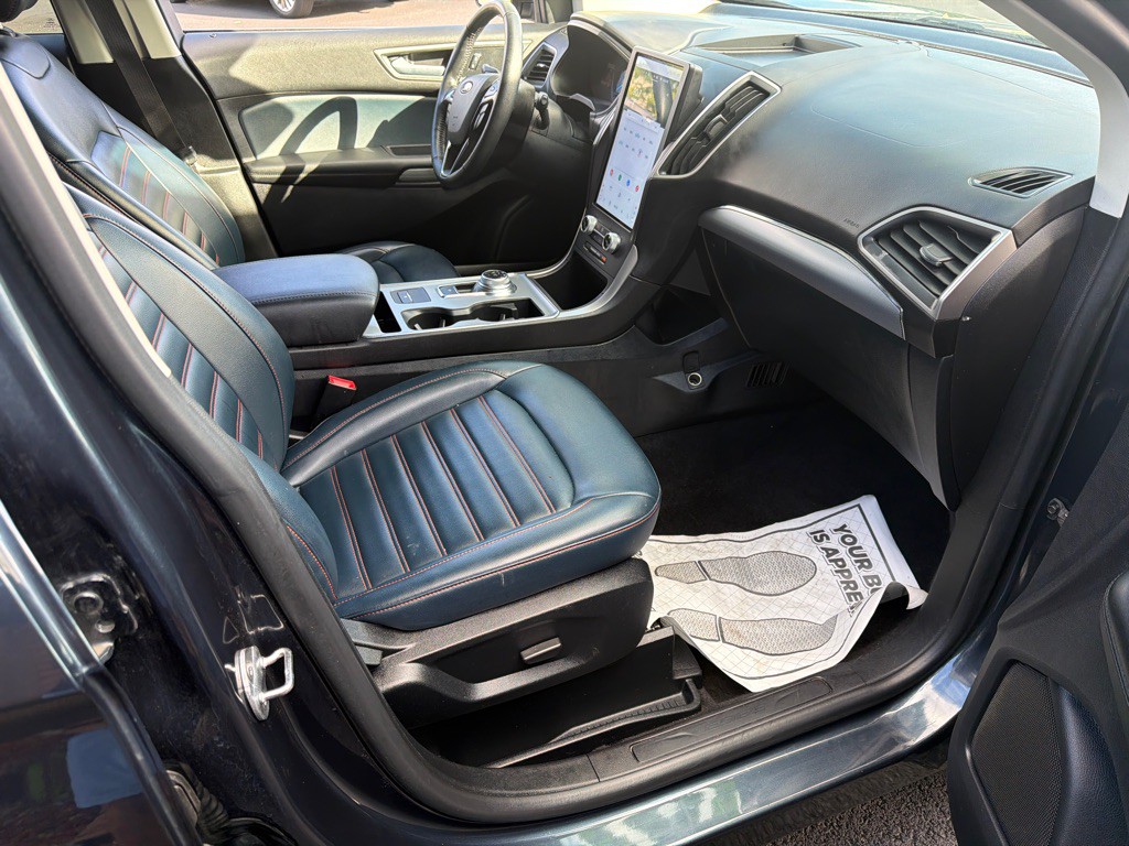 2022 Ford Edge Image 7