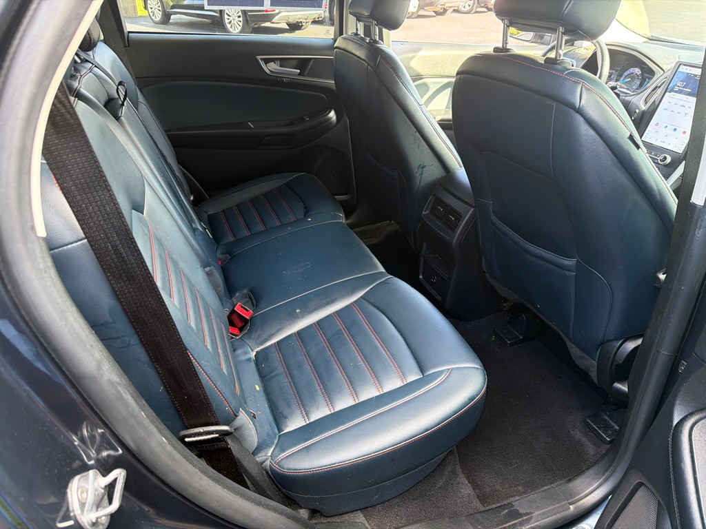 2022 Ford Edge Image 8