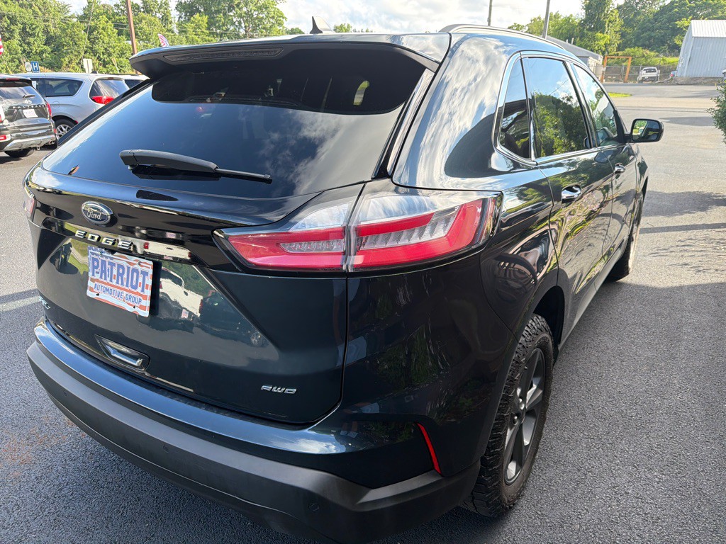 2022 Ford Edge Image 9