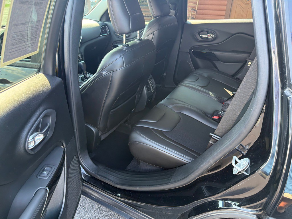 2019 Jeep Cherokee Image 15