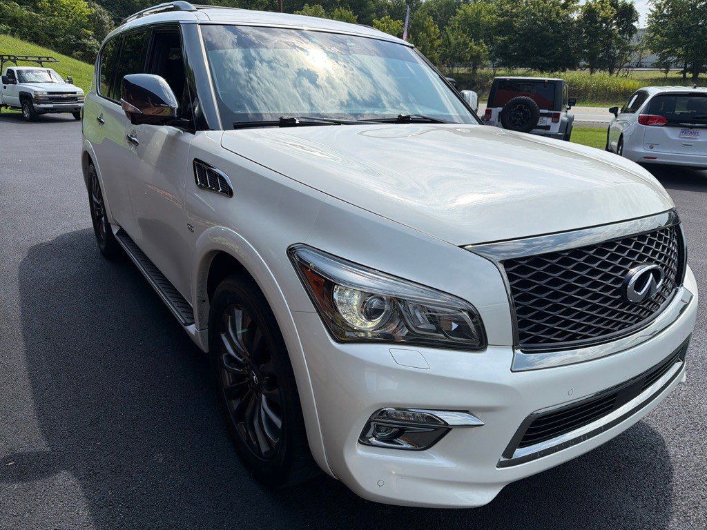 2017 INFINITI QX80 Image 4