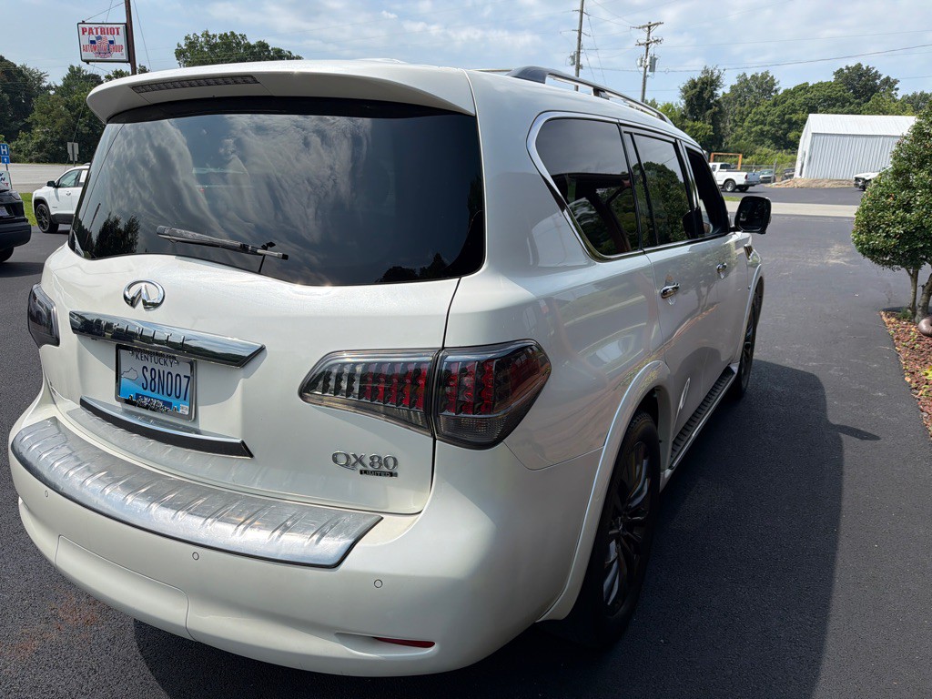 2017 INFINITI QX80 Image 8