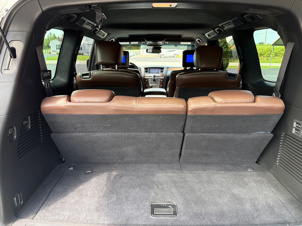 2017 INFINITI QX80 Image 13