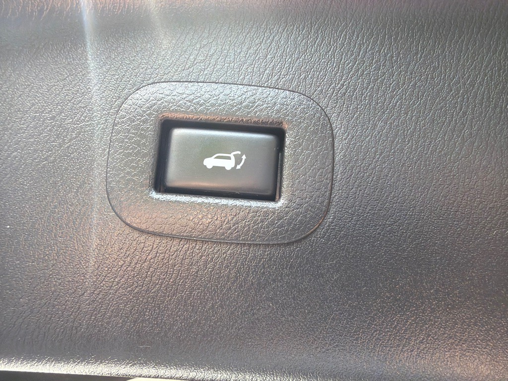 2017 INFINITI QX80 Image 14