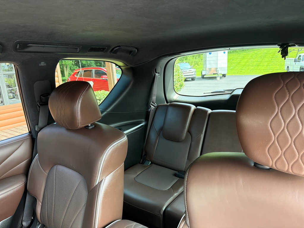 2017 INFINITI QX80 Image 19