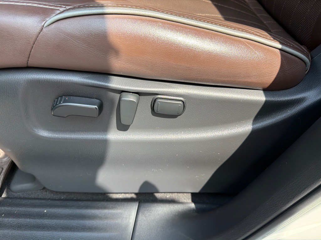 2017 INFINITI QX80 Image 22