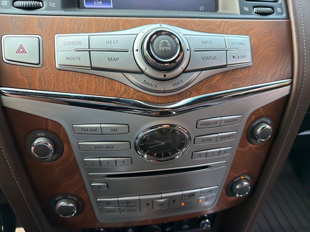 2017 INFINITI QX80 Image 29