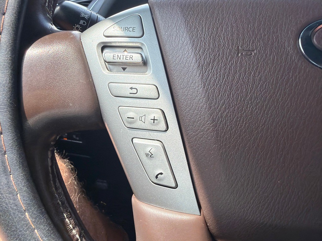 2017 INFINITI QX80 Image 34