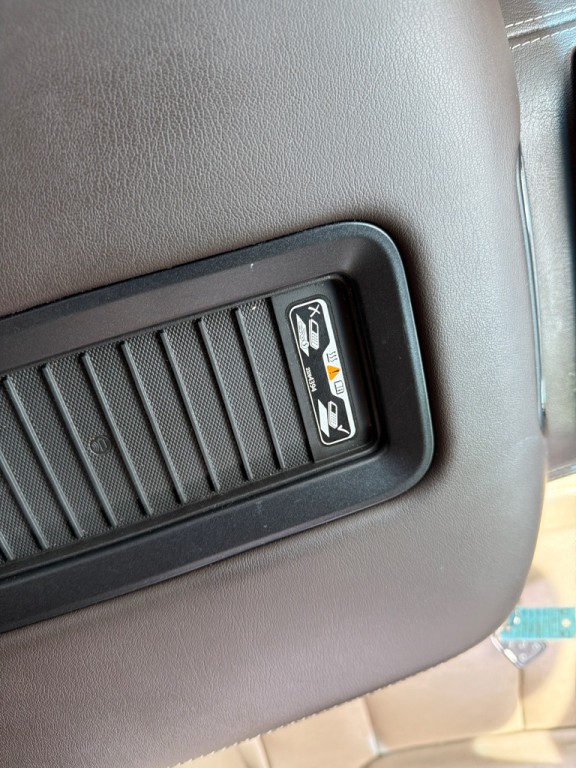 2017 Chevrolet Tahoe Image 32