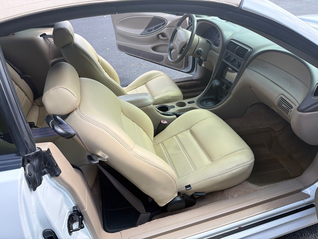 2001 Ford Mustang Image 14