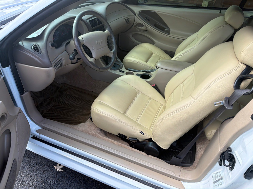 2001 Ford Mustang Image 15