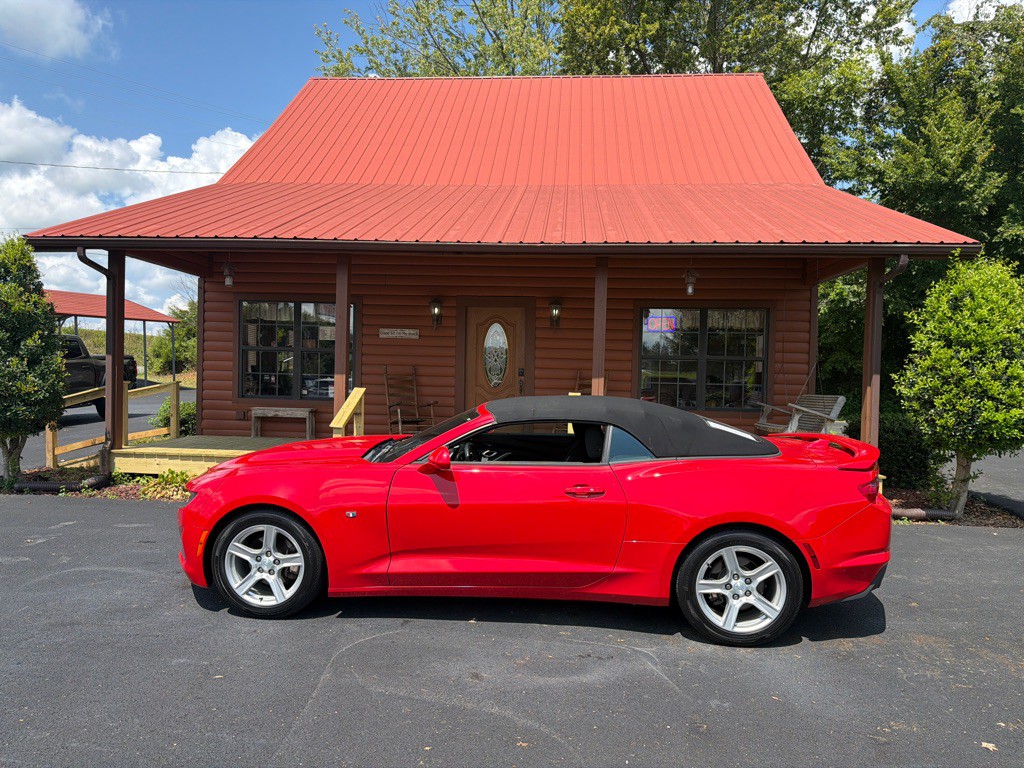 2019 Chevrolet Camaro Image 1