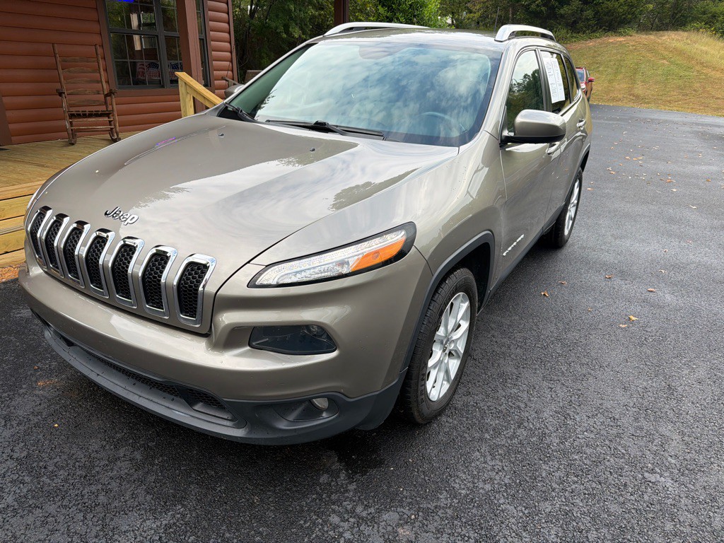 2017 Jeep Cherokee Image 2