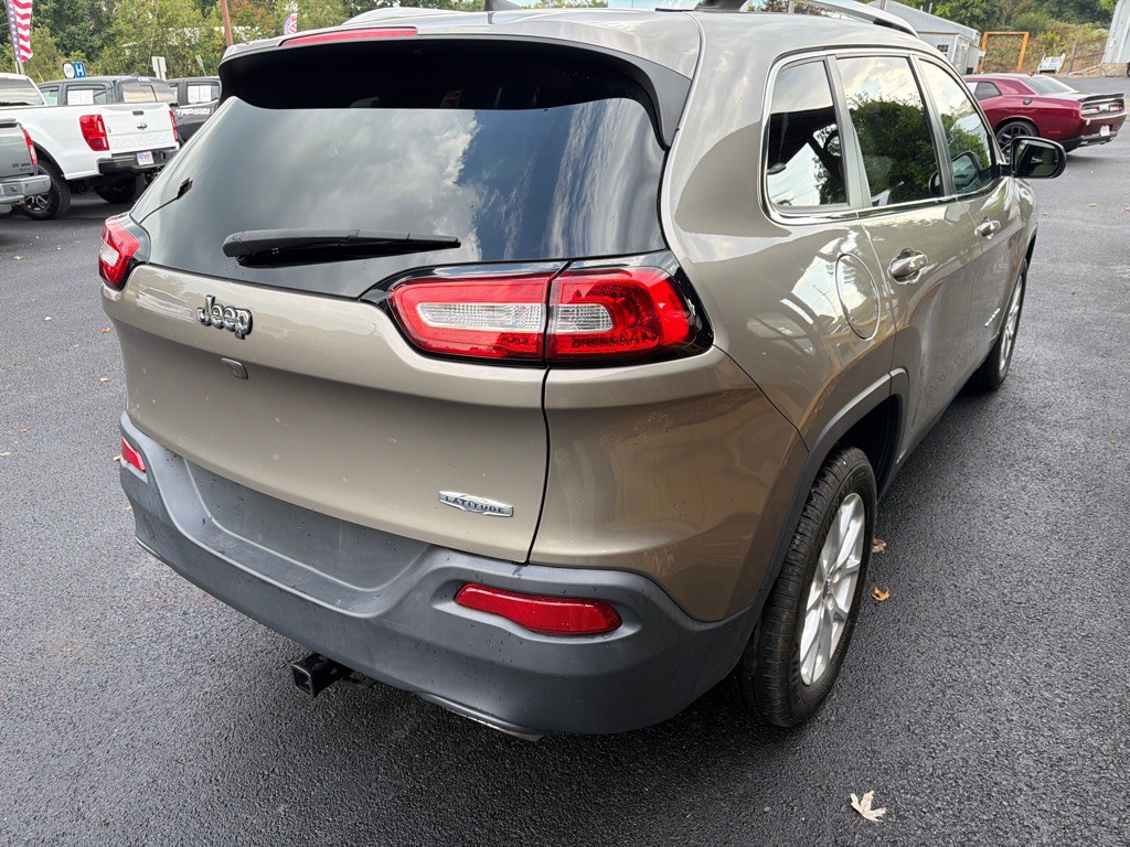 2017 Jeep Cherokee Image 9