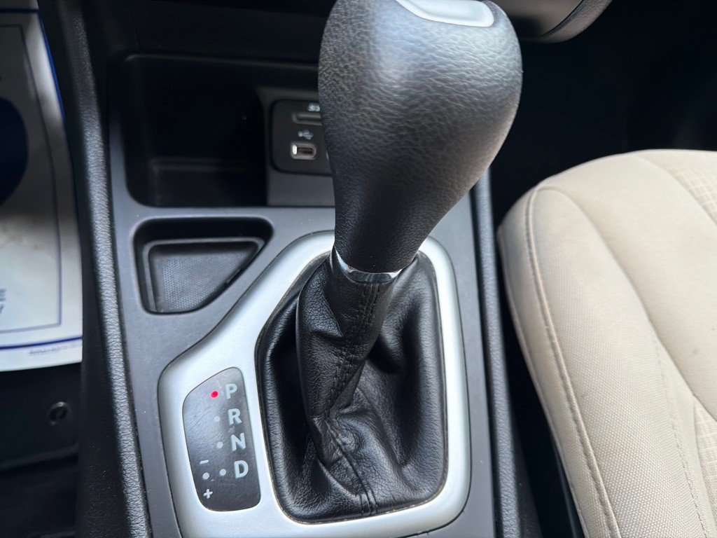 2017 Jeep Cherokee Image 20