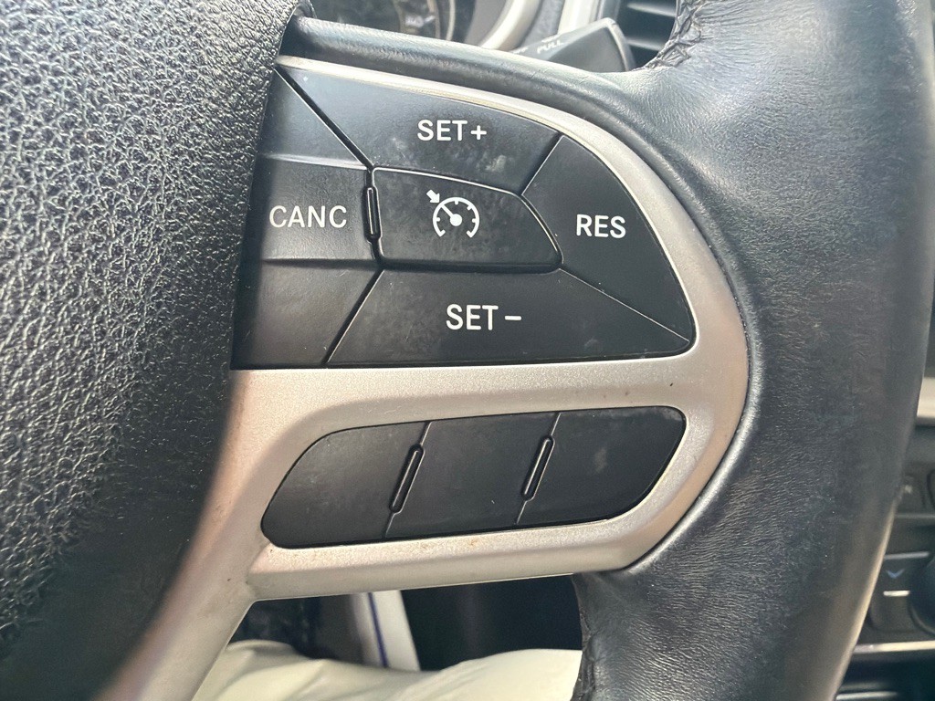 2017 Jeep Cherokee Image 21