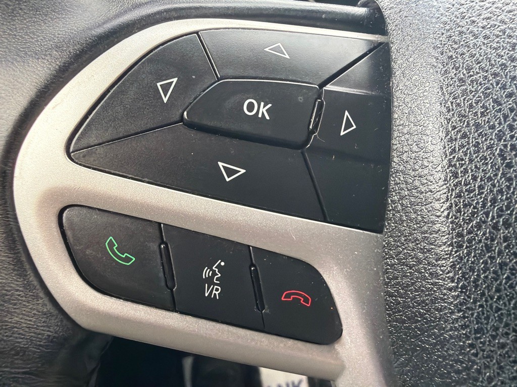 2017 Jeep Cherokee Image 22