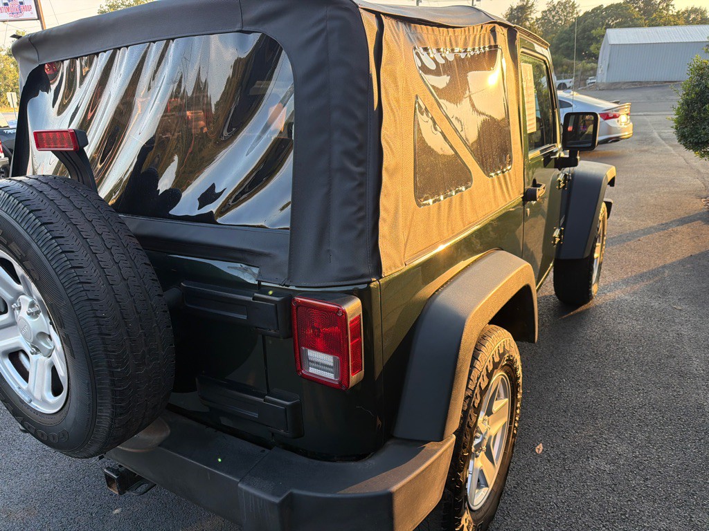 2010 Jeep Wrangler Image 9