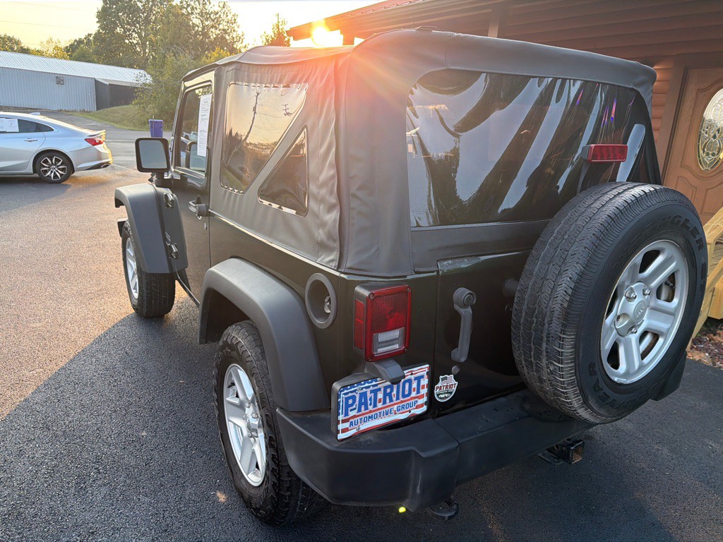 2010 Jeep Wrangler Image 11