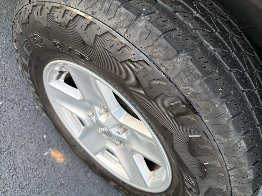 2010 Jeep Wrangler Image 12