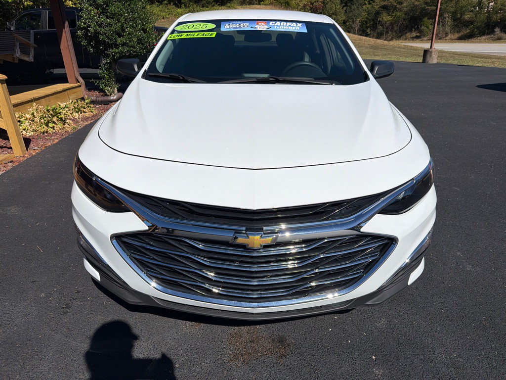 2025 Chevrolet Malibu Image 3