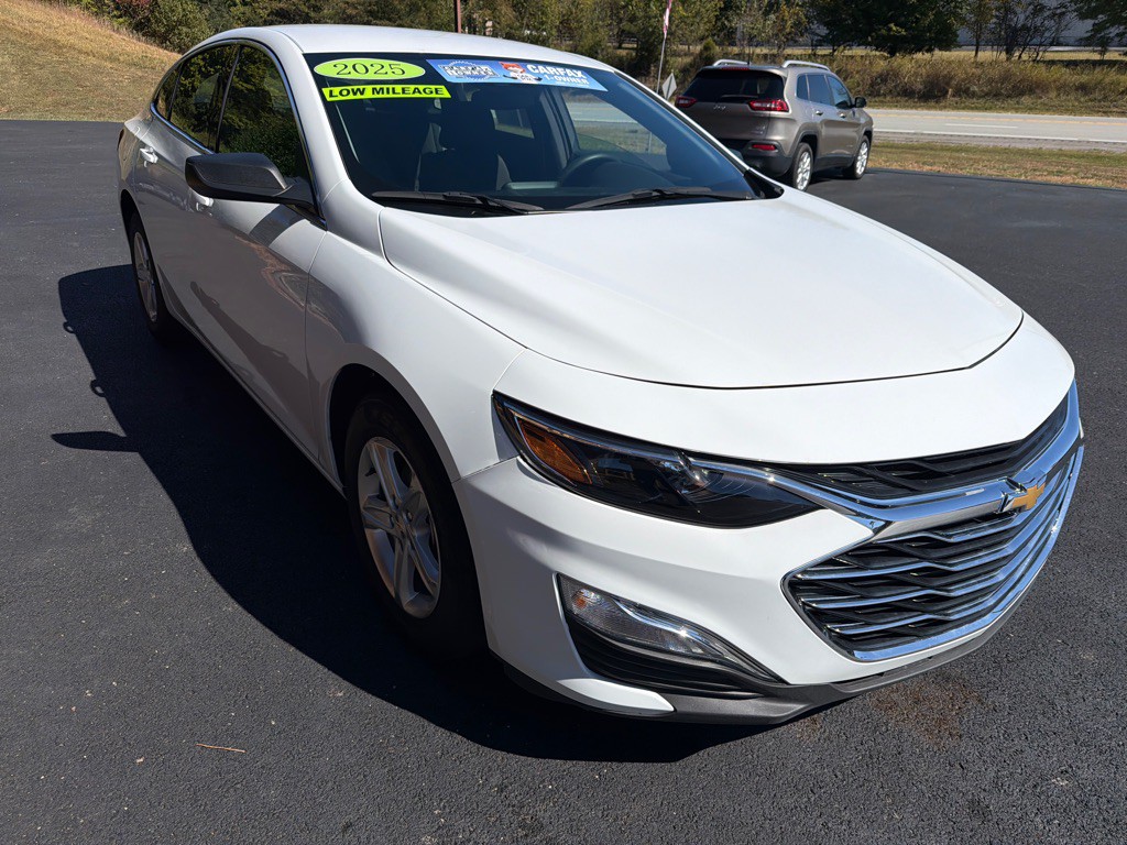2025 Chevrolet Malibu Image 4