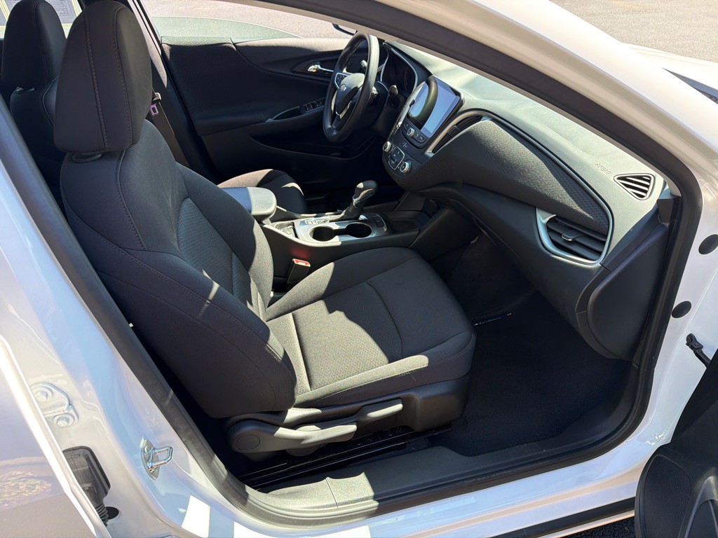 2025 Chevrolet Malibu Image 7