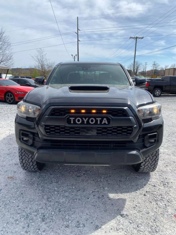 2018 Toyota Tacoma Image 10