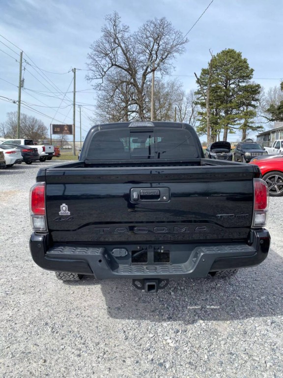 2018 Toyota Tacoma Image 12