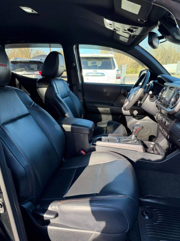 2018 Toyota Tacoma Image 14