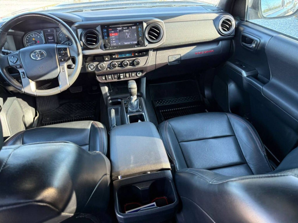 2018 Toyota Tacoma Image 16