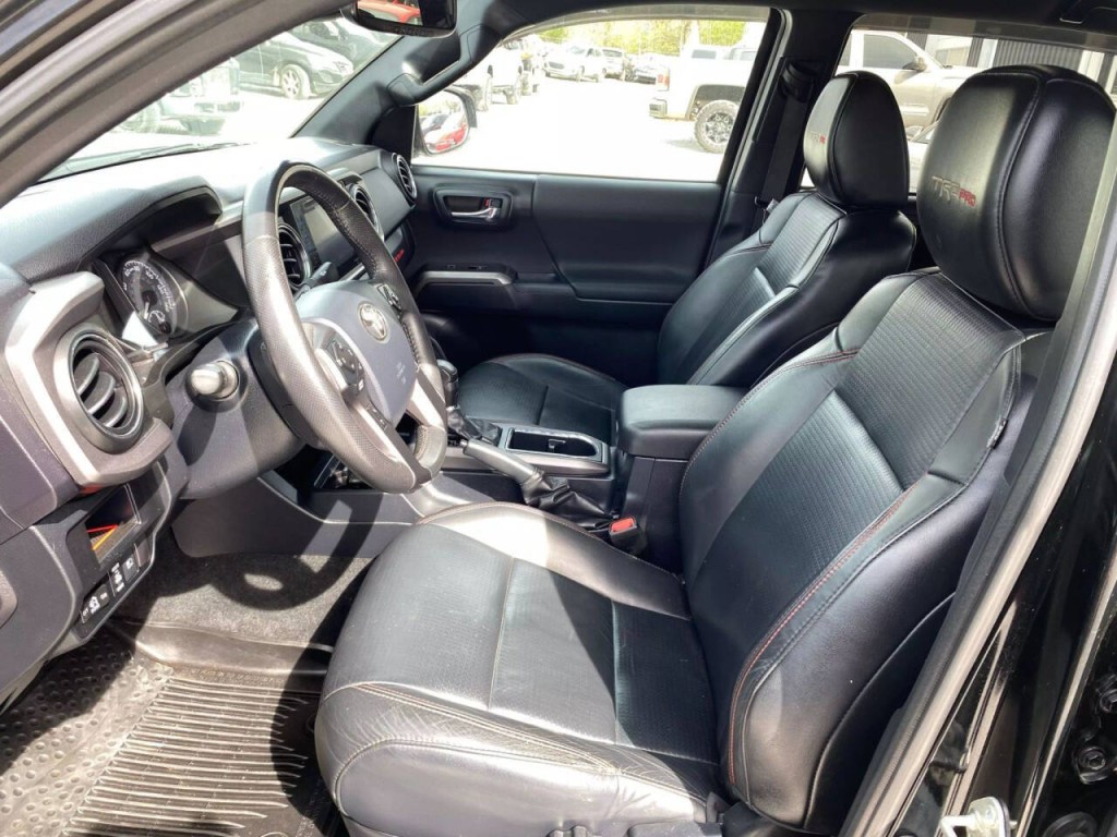 2018 Toyota Tacoma Image 24