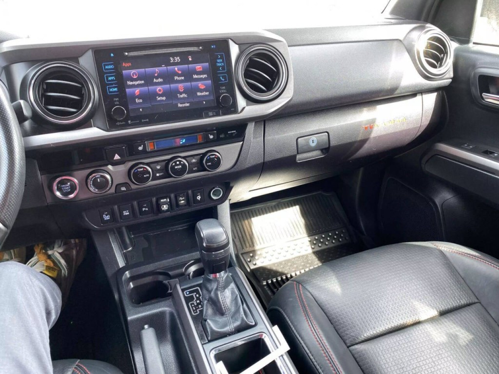 2018 Toyota Tacoma Image 26