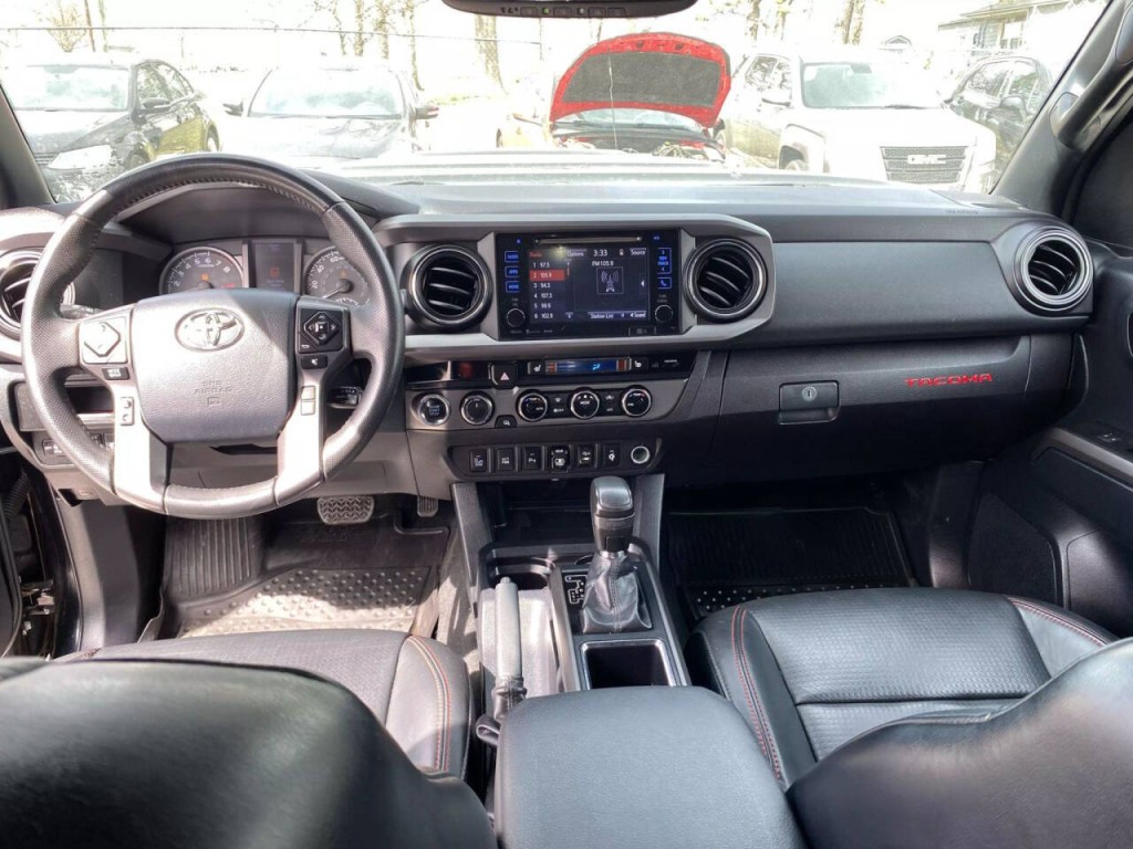 2018 Toyota Tacoma Image 30