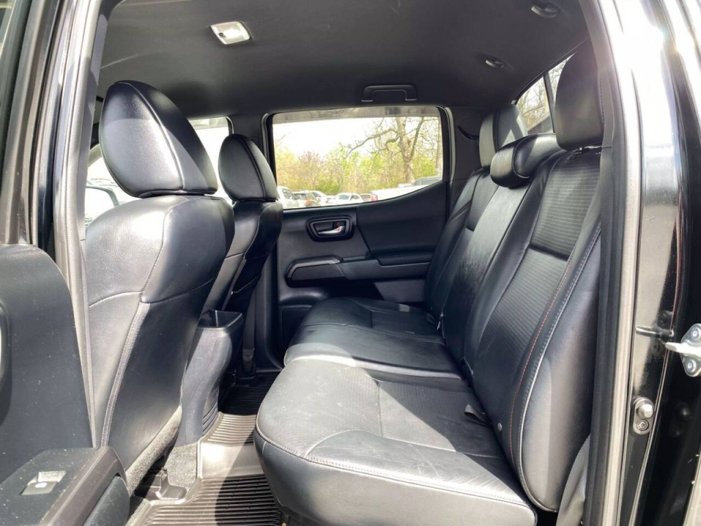 2018 Toyota Tacoma Image 31