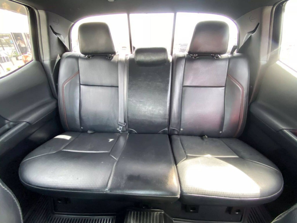 2018 Toyota Tacoma Image 32