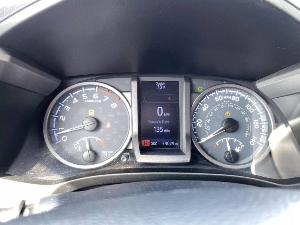 2018 Toyota Tacoma Image 33