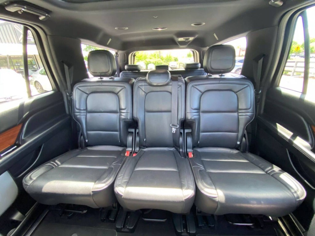 2019 Lincoln Navigator Image 12