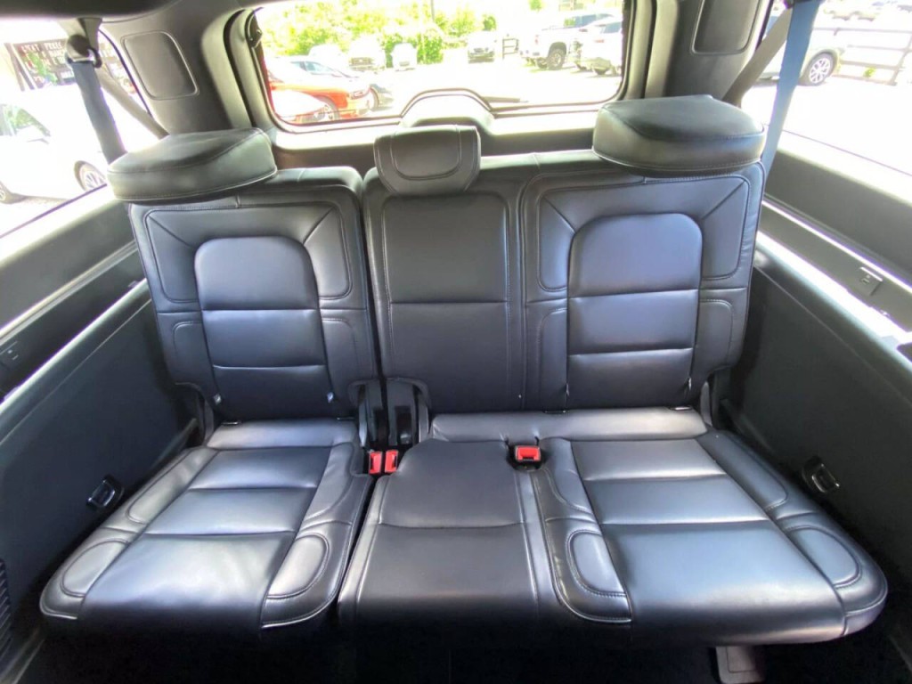 2019 Lincoln Navigator Image 13