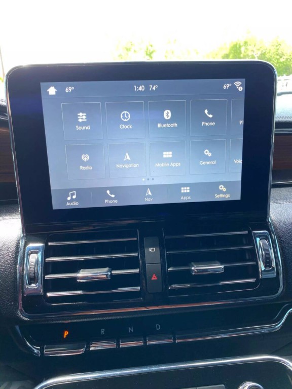 2019 Lincoln Navigator Image 17