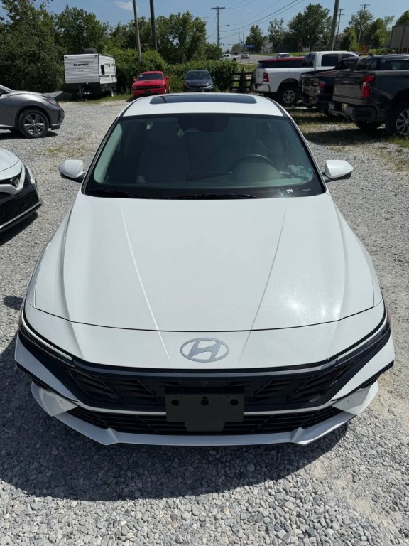 2024 Hyundai Elantra Image 6