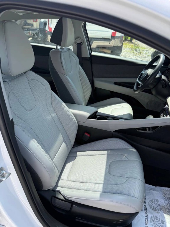 2024 Hyundai Elantra Image 7