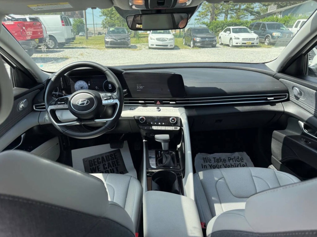 2024 Hyundai Elantra Image 9