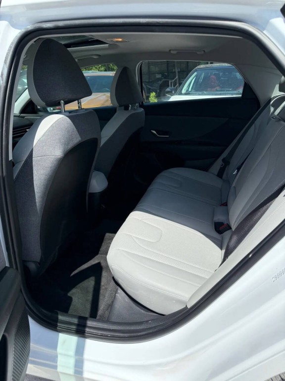 2024 Hyundai Elantra Image 10