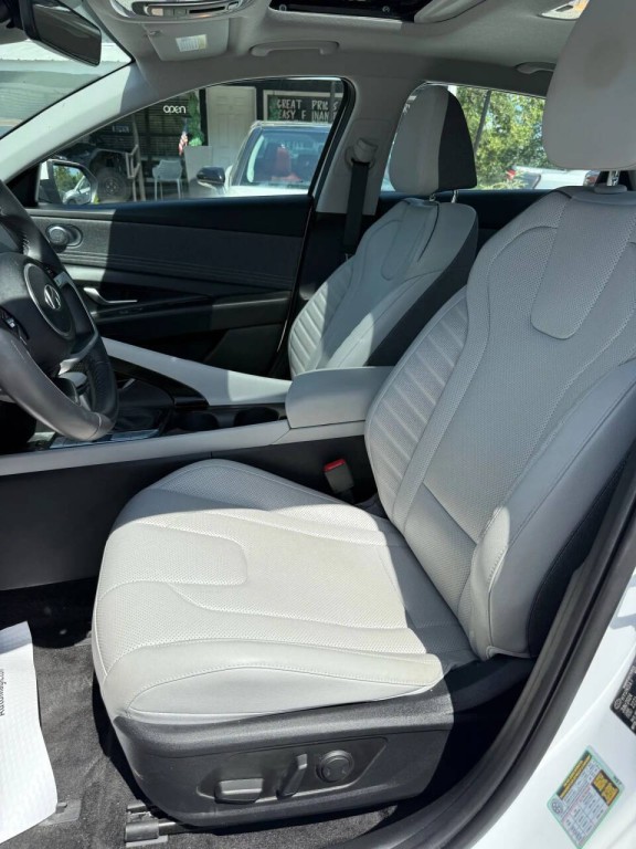 2024 Hyundai Elantra Image 11