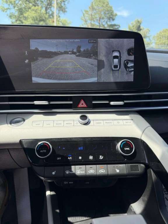 2024 Hyundai Elantra Image 16
