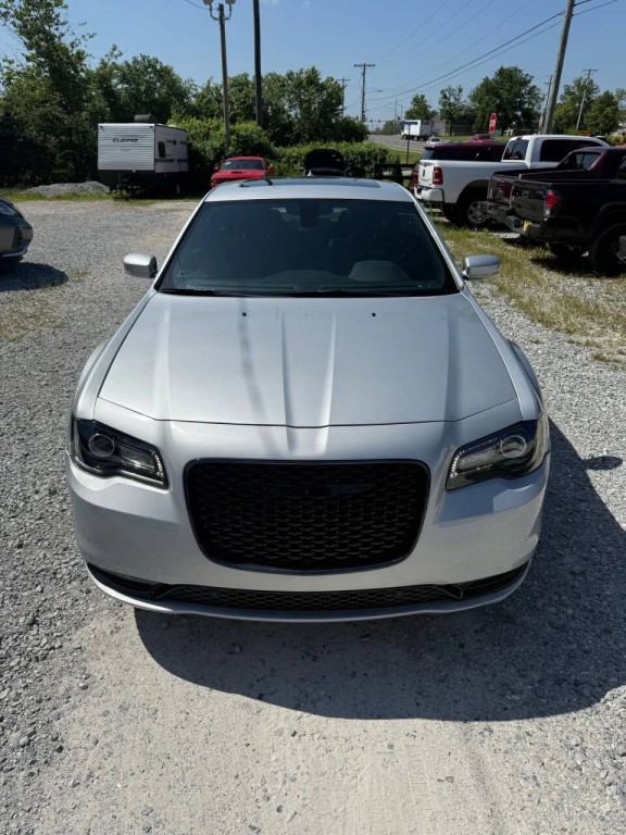 2023 Chrysler 300 Image 4