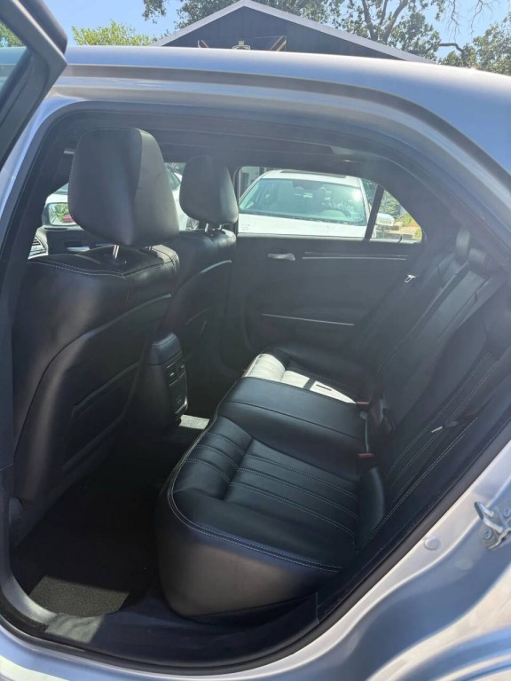 2023 Chrysler 300 Image 10