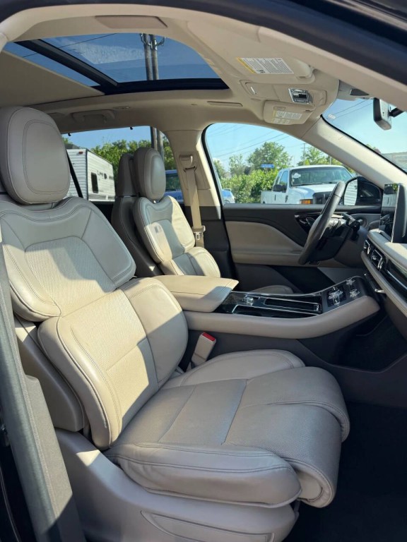 2020 Lincoln Aviator Image 10