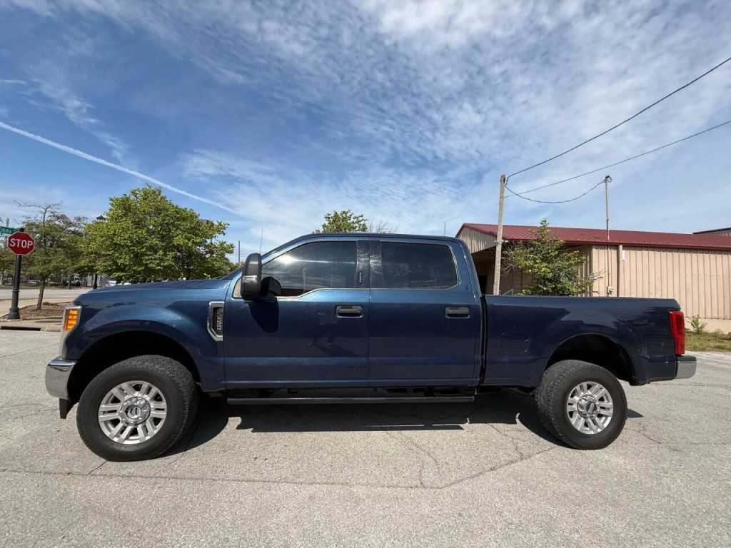 2017 Ford F-250 Image 2